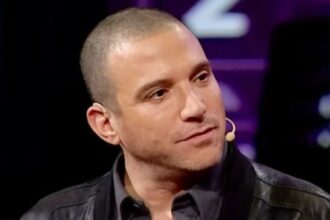 Julián Elfenbein enfrenta distanciamiento por problemas de salud y profesionalidad