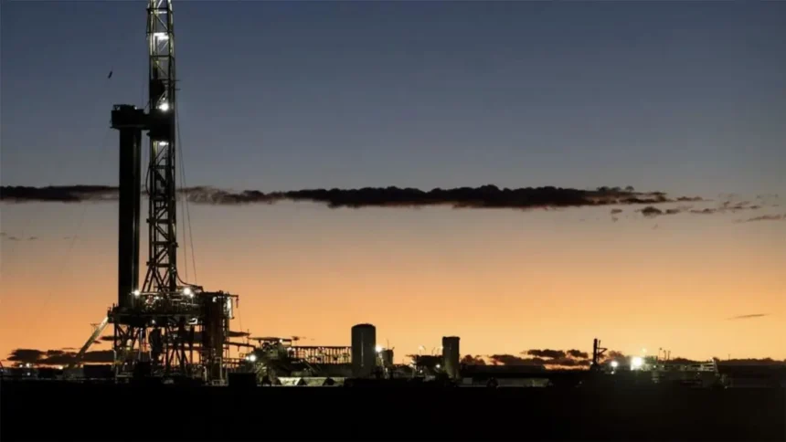 Argentina impulsa exportaciones de petróleo con un superávit de US$ 3.015 millones