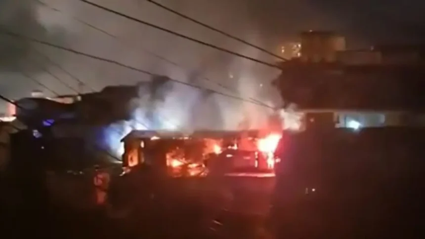 Incendio en Valparaíso deja 12 personas en situación de emergencia