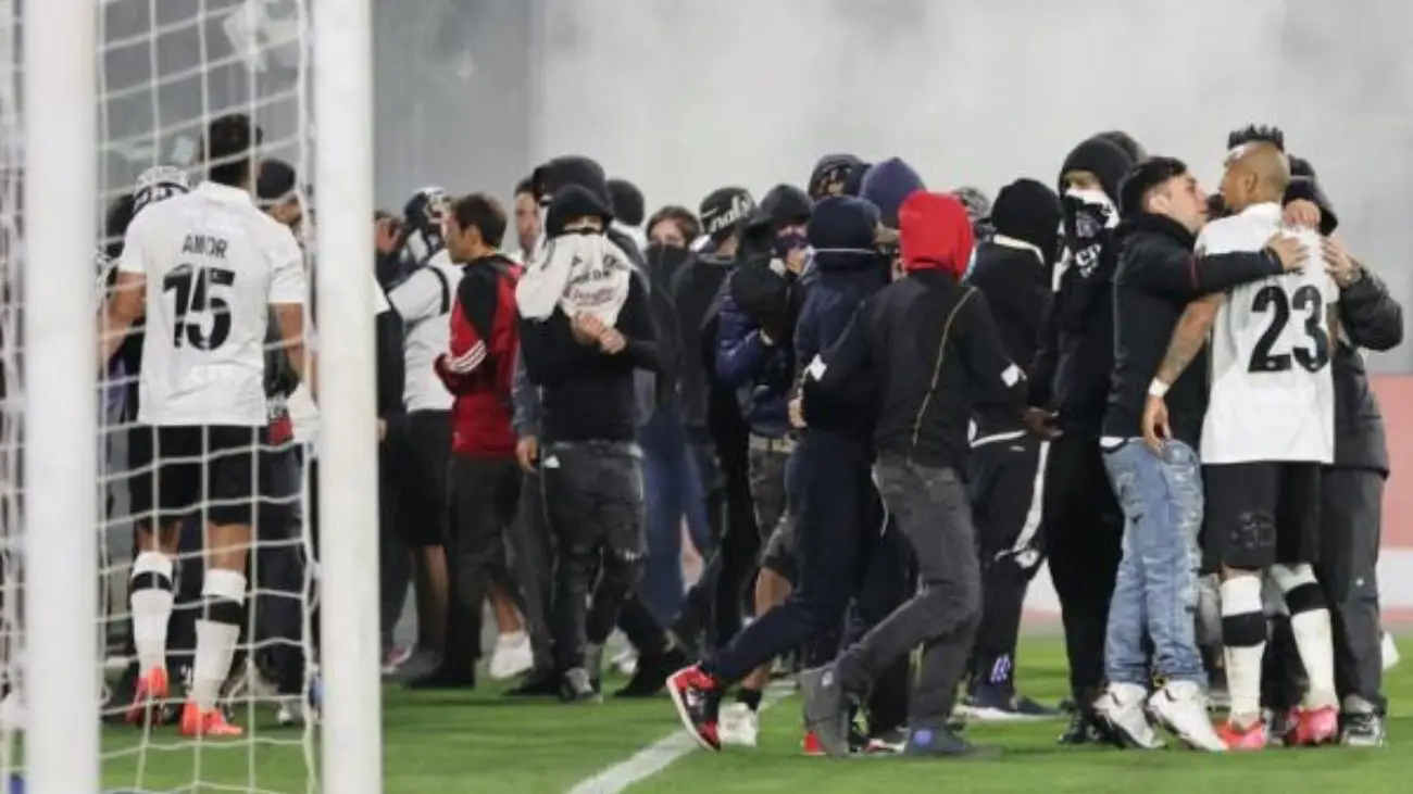 Detenidos por disturbios en partido Colo Colo vs Fortaleza: últimos detalles Detenidos por disturbios en partido Colo Colo vs Fortaleza: últimos detalles