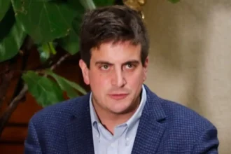 Schalper critica a Boric por participar en cumbre BRICS y su alianza con izquierda