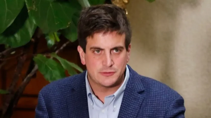 Schalper critica a Boric por participar en cumbre BRICS y su alianza con izquierda