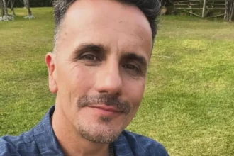 Sergio Lagos regresa a trabajar tras cirugía exitosa por protuberancia