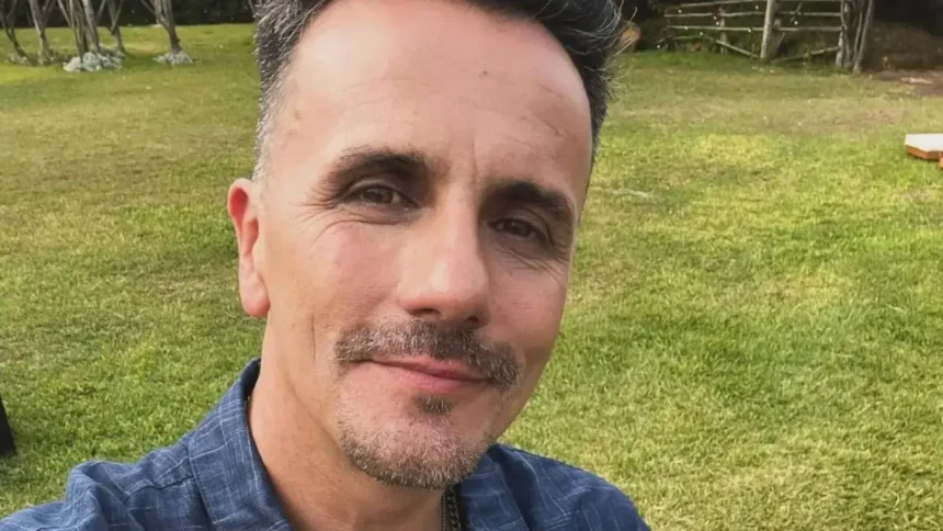 Sergio Lagos regresa a trabajar tras cirugía exitosa por protuberancia