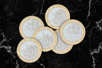 BCCh presenta nueva moneda de $100 para conmemorar centenario