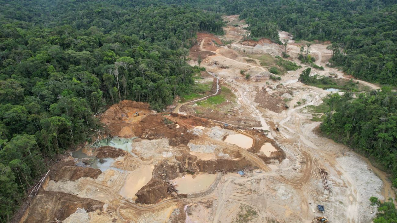 Impacto de la minería ilegal en más de 400 hectáreas de áreas protegidas en Ecuador Impacto de la minería ilegal en más de 400 hectáreas de áreas protegidas en Ecuador