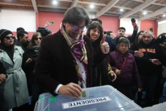 Jadue votó en medio de incidente con periodista en Recoleta