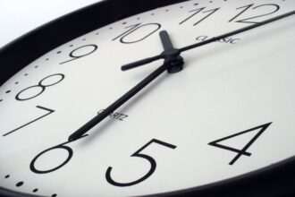 Cambio de hora en Chile: ¿cuándo y cómo afectará tu rutina diaria?