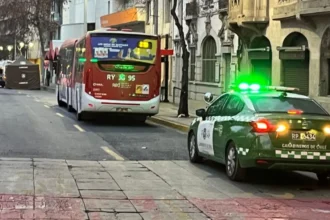 Asalto a funcionario PDI en Plaza Italia: abate a un asaltante