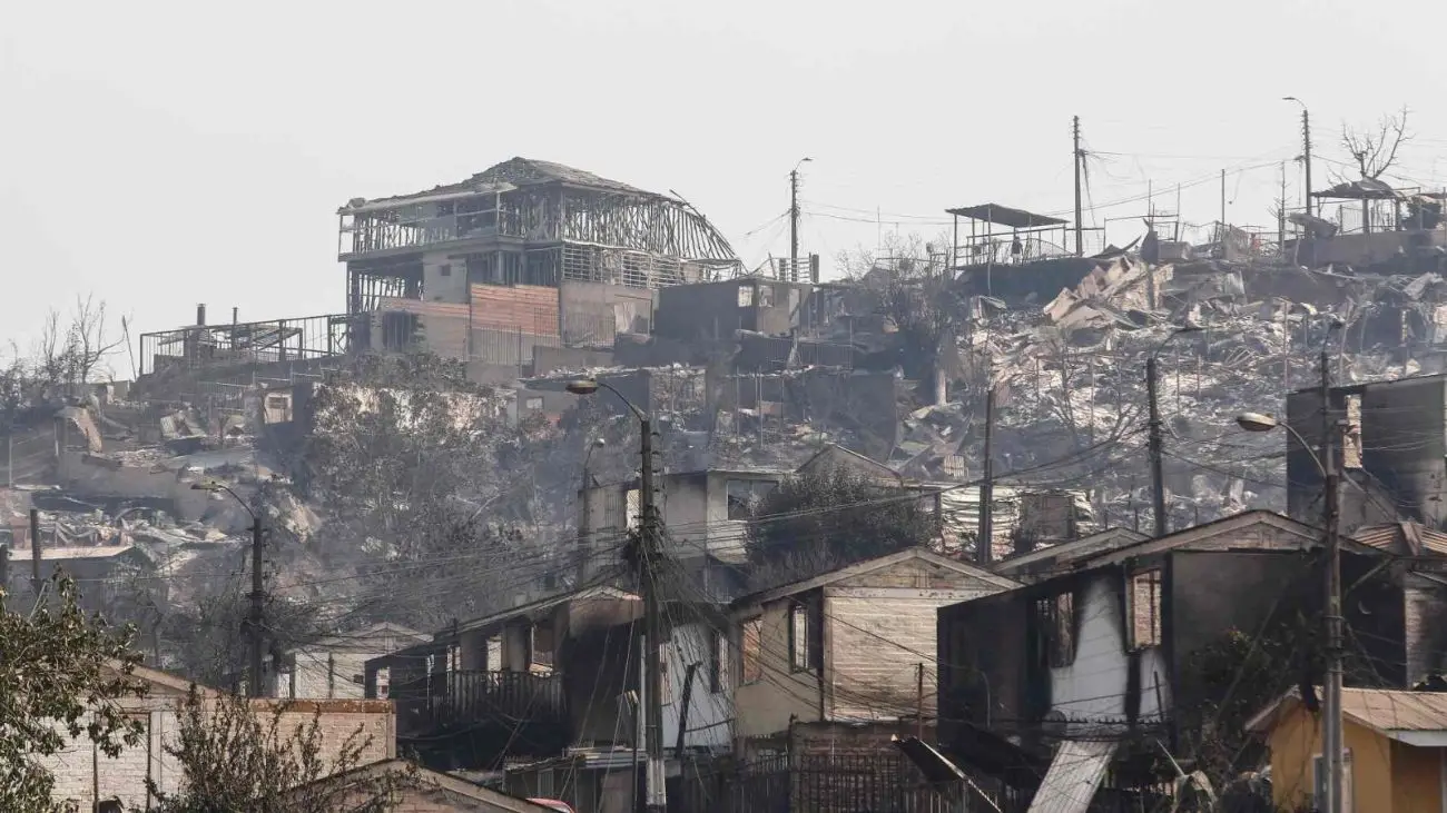 CChC ofrece 1.800 casas para reconstrucción en Valparaíso: Serviu cuestionado