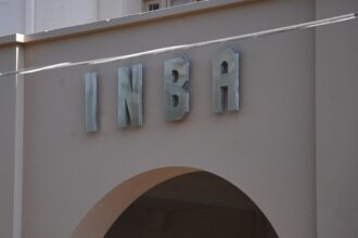 Rectora del INBA solicita indemnización por daño psíquico al ser destituida