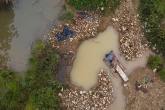 Minería legal en Ecuador: impactos y desafíos tras movilizar $234 mil diarios