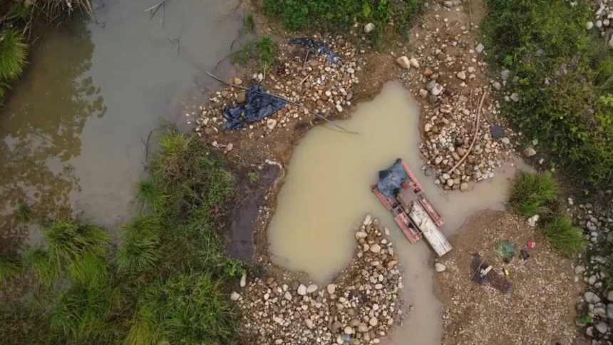 Minería legal en Ecuador: impactos y desafíos tras movilizar $234 mil diarios