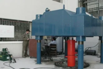 Equipo triaxial gigante en Chile permite ensayar suelos bajo altas presiones