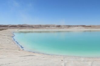 Empresa minera en Antofagasta excede capacidad de pozas de evaporación: enfrenta posible sanción de hasta 5.000 UTA