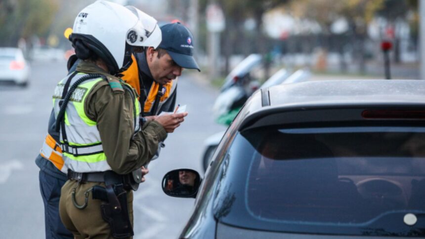 Restricción vehicular en Santiago: vehículos exentos y sanciones por incumplimiento