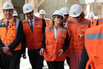 Los Reyes de Bélgica visitan planta de litio SQM en Chile