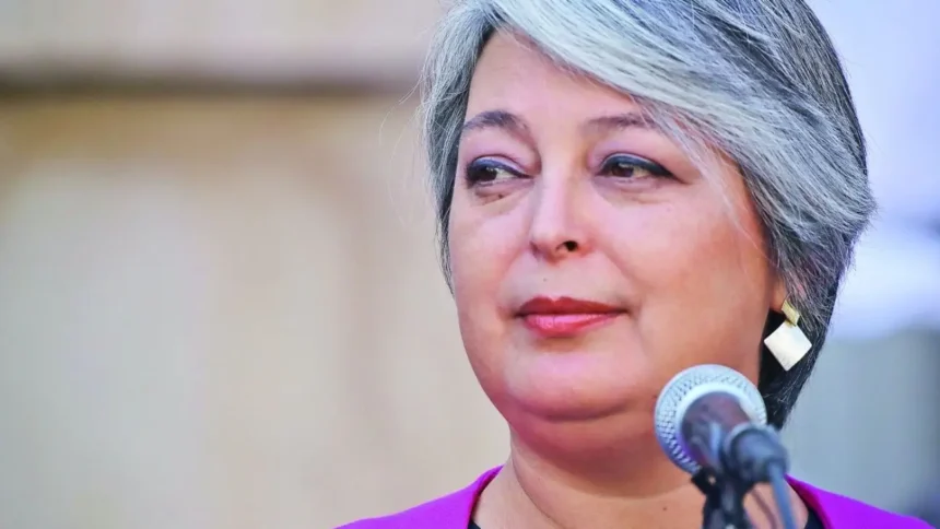 Jeannette Jara reafirma su militancia comunista en estrategia electoral destacada