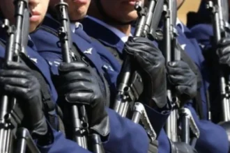 Detienen a funcionarios de la FACh por intento de trasladar sustancia ilícita