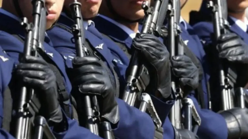 Detienen a funcionarios de la FACh por intento de trasladar sustancia ilícita