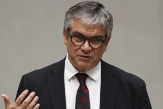 Ministro de Hacienda víctima de fraude en España: denuncia realizada