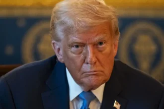 Trump anuncia arancel al cobre y amenaza a farmacéuticas en EEUU