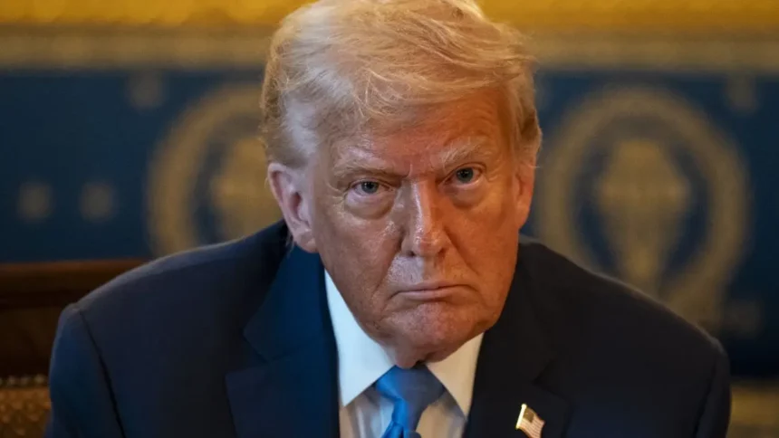 Trump anuncia arancel al cobre y amenaza a farmacéuticas en EEUU