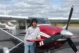 Piloto estadounidense en la Antártica enfrenta complicaciones técnicas durante vuelo