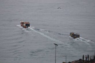 Rescatan a pescadores desaparecidos en Caleta Portales tras zarpar