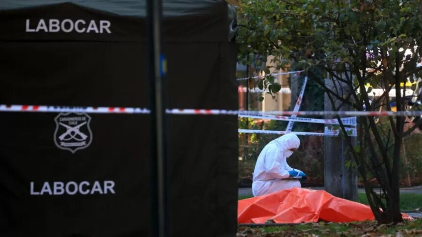 Detienen a venezolanos por asesinato de empresario en Estación Central