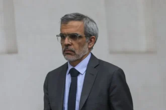 Ministro de Seguridad se retracta sobre presunto narcotráfico en FACh