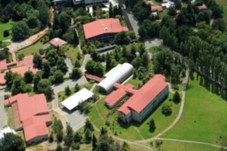 Demandas millonarias contra gerente de Empresas UACh desatan polémica judicial