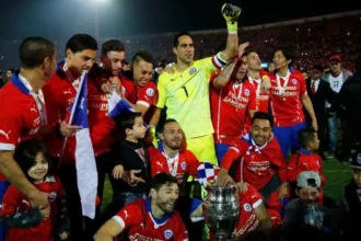 Gary Medel comparte emotiva imagen del plantel campeón de la Copa América 2015