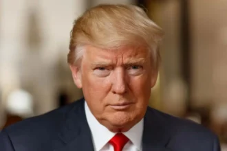 Trump firma orden ejecutiva para eliminar los subsidios a energías renovables