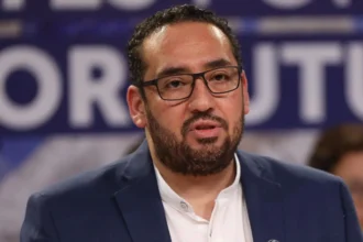 Ministro de Educación evalúa sumarse a Jeannette Jara: prioriza labor ministerial