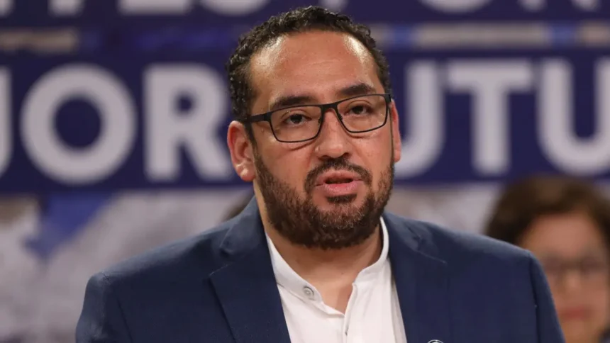 Ministro de Educación evalúa sumarse a Jeannette Jara: prioriza labor ministerial