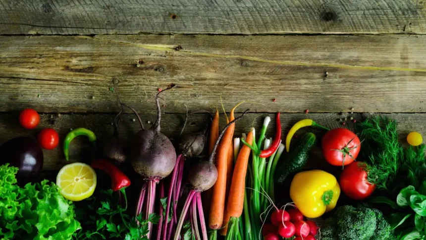 Alimentos diuréticos: clave para una dieta saludable y sin hinchazón