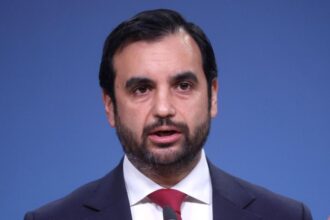 Ministro de Justicia enfrenta posible acusación constitucional por polémica liberación