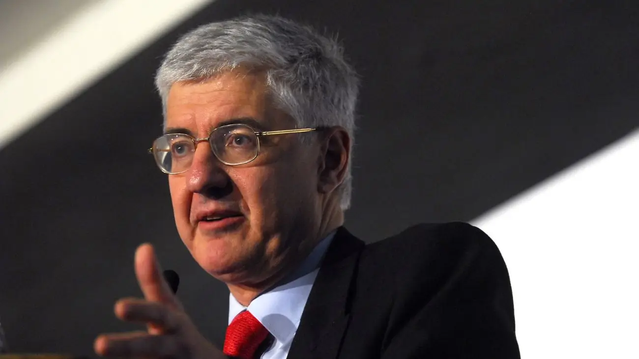 Director del SII Javier Etcheberry asegura que seguirá pese a polémica