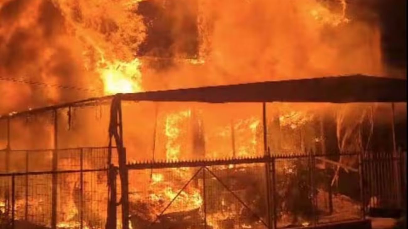 Incendio en Frutillar: 4 viviendas destruidas y 11 damnificados Incendio en Frutillar: 4 viviendas destruidas y 11 damnificados