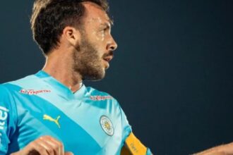 Sebastián Rodríguez pierde protagonismo en la U mientras Gonzalo Montes se consolida en Uruguay