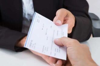 Tribunal obliga a empresa española a pagar millonaria indemnización a trabajador despedido por supuesto bajo rendimiento