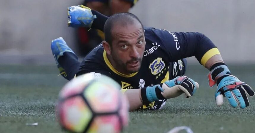 Eduardo Lobos sobre salida de Brayan Cortés: “Colo Colo es más grande que Peñarol”