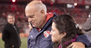 "Somos víctimas, esto fue premeditado": Presidente de Independiente da explosiva conferencia y apunta duro contra la U