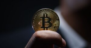 Ballena de Bitcoin Mueve $52 Millones en BTC Después de 13 Años