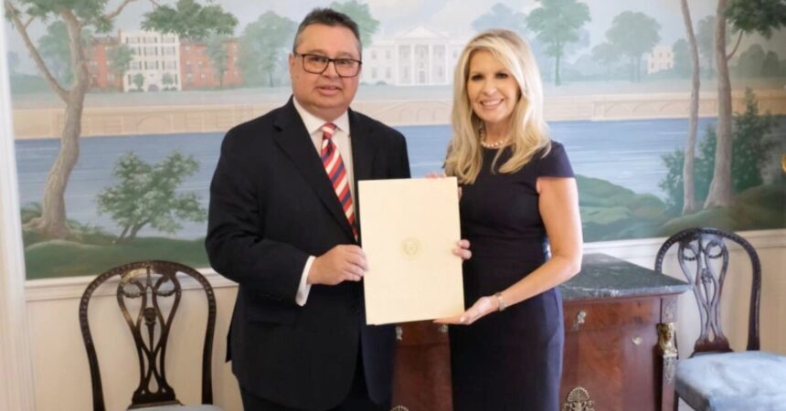 Leite comparte receta para evitar avance del socialismo