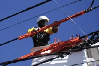 Plan de cortes de luz programados para este martes 23 de septiembre en 11 comunas de Santiago: Detalles y horarios