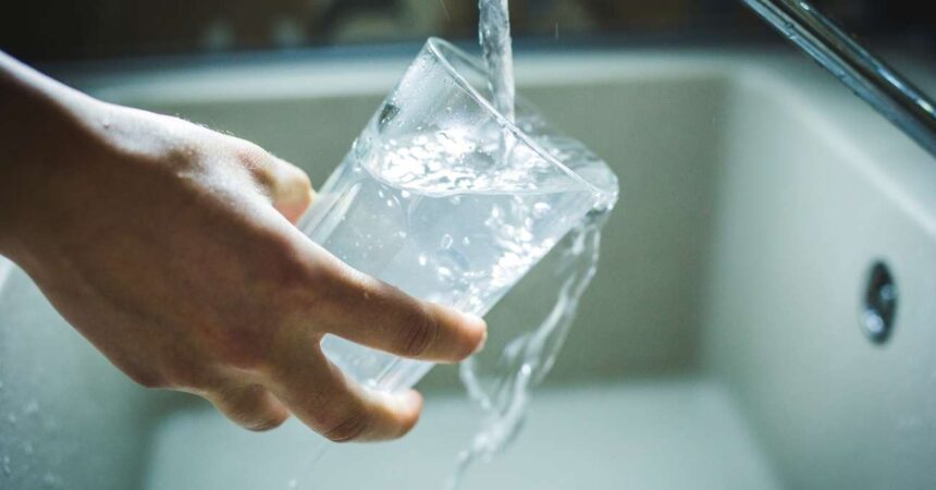 Descubre cómo solicitar el Subsidio de Agua Potable que puede cubrir hasta el 85% de tu factura