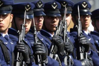 Descubre cuánto gana un cabo recién egresado de la Fuerza Aérea de Chile: Sueldos por grado revelados