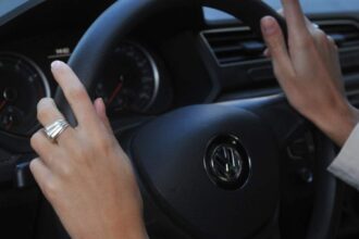 Guía paso a paso para obtener y limpiar tu hoja de vida del conductor y eliminar las infracciones de tránsito